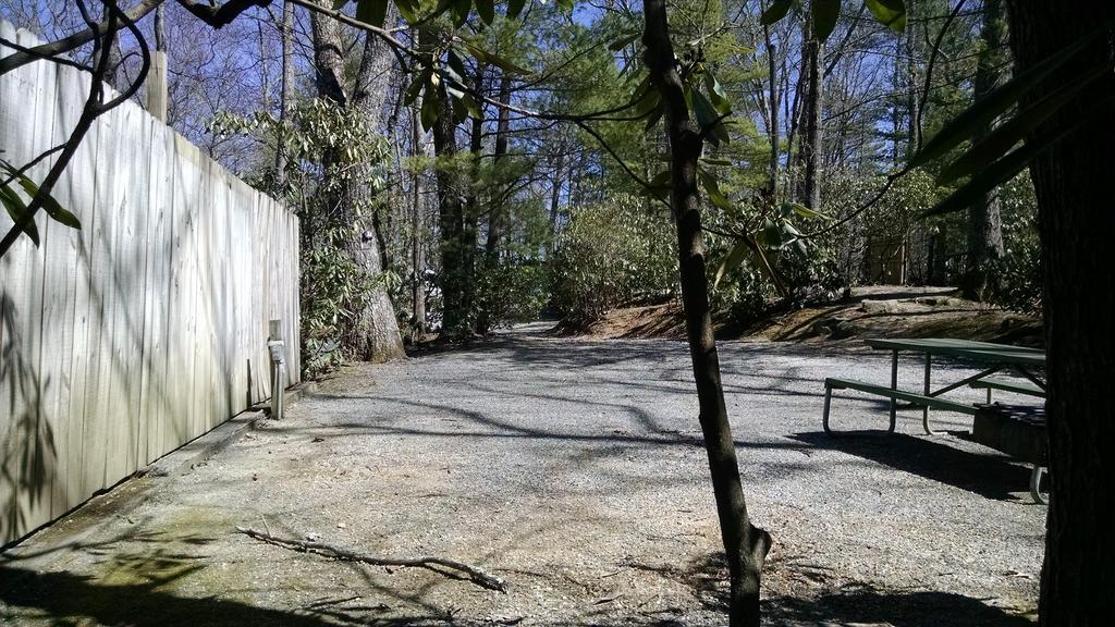 Linville Falls Campground, Rv Park, And Cabins Zewnętrze zdjęcie