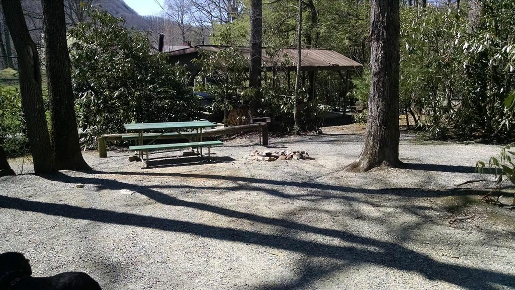 Linville Falls Campground, Rv Park, And Cabins Zewnętrze zdjęcie