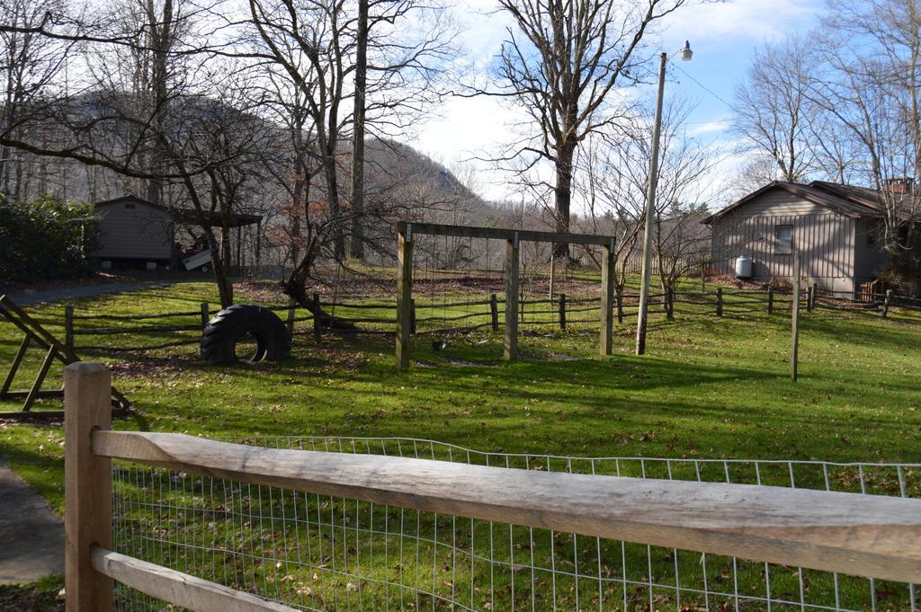 Linville Falls Campground, Rv Park, And Cabins Zewnętrze zdjęcie