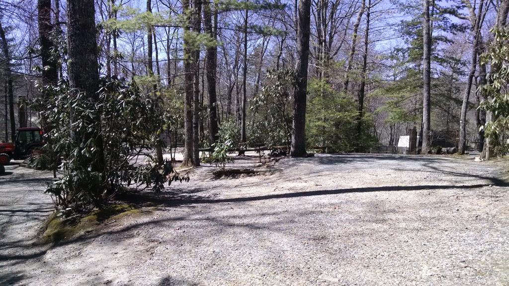 Linville Falls Campground, Rv Park, And Cabins Zewnętrze zdjęcie