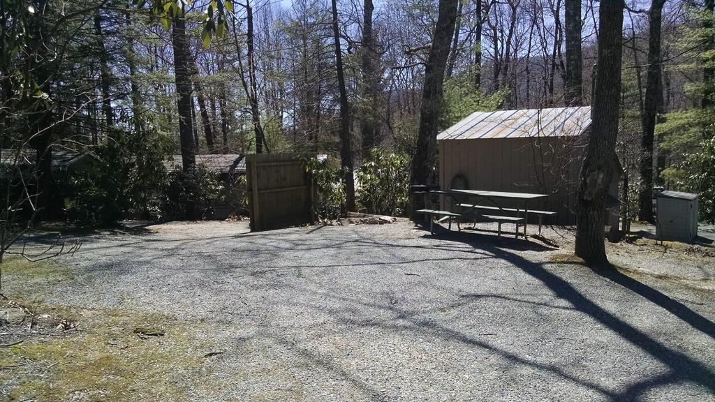 Linville Falls Campground, Rv Park, And Cabins Zewnętrze zdjęcie