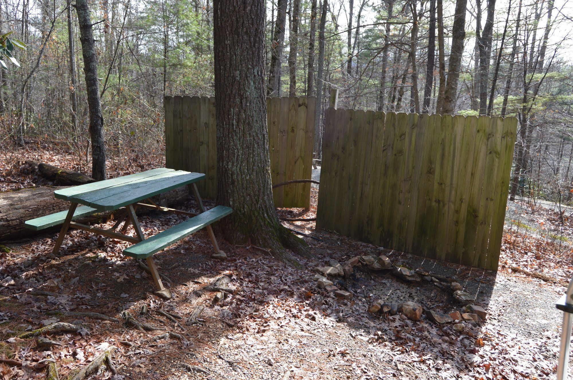 Linville Falls Campground, Rv Park, And Cabins Zewnętrze zdjęcie